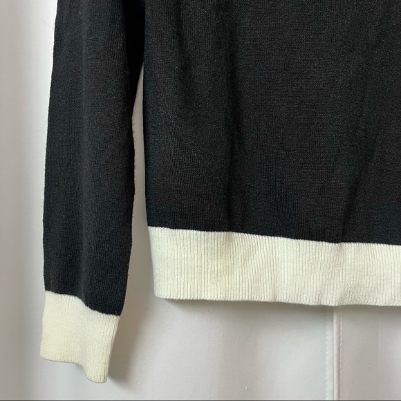 F21 Black & Cream White Color Block Round Neck Acrylic Sweater Size Large - Picture 2 of 8